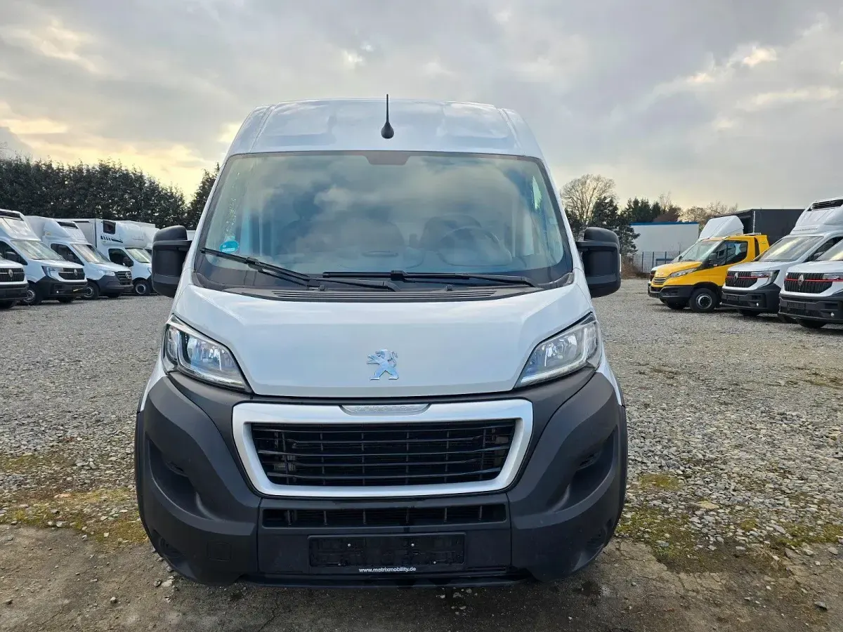 Gebraucht Peugeot Boxer 140 PS (102 kW) 2022 Weiß Van