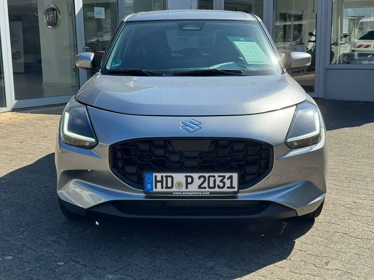 Gebraucht Suzuki Swift Comfort+ 83 PS (61 kW) 2026 Silber Kleinwagen