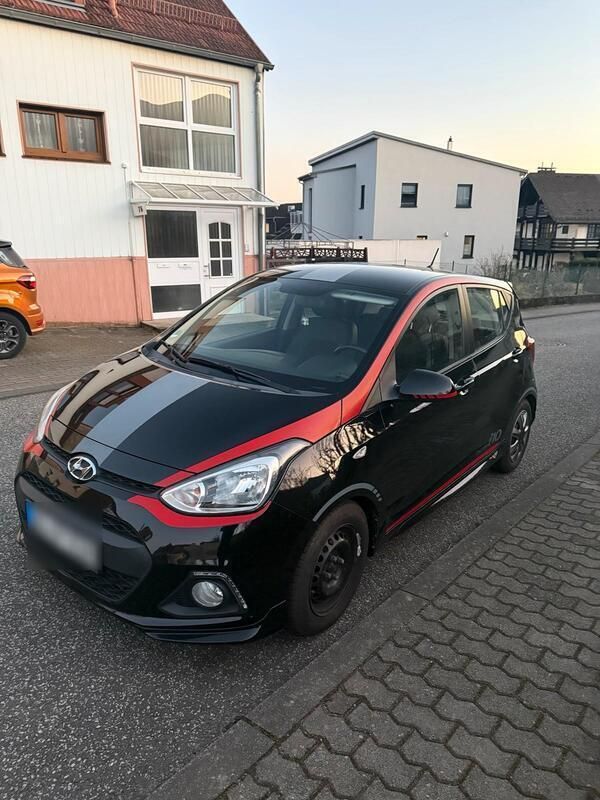 Schwarz Gebraucht 2014 Hyundai i10 Kleinwagen | 5.550 € (Fairer Preis) - Bild 1/4