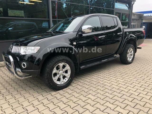 Gebraucht Mitsubishi L200 Intense 178 PS (130 kW) 2011 Schwarz metallic Pickup