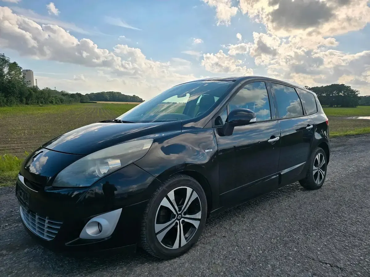 Gebraucht Renault Scénic III Bose Edition 131 PS (96 kW) 2011 Schwarz Van / Kleinbus
