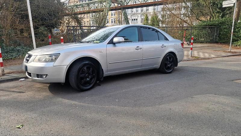 Gebraucht Hyundai Sonata 165 PS (121 kW) 2009 Grau Limousine