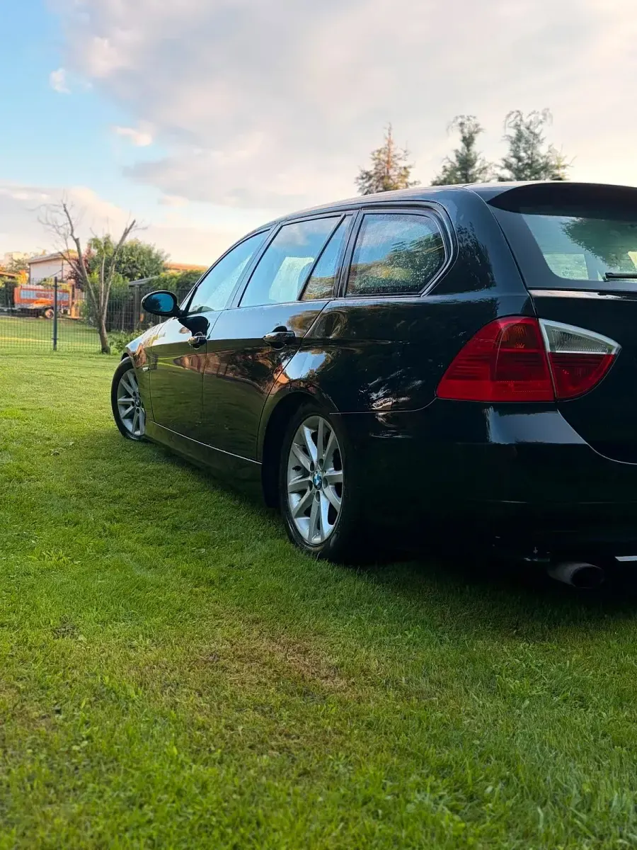 Gebraucht BMW 320 163 PS (119 kW) 2007 Schwarz Kombi