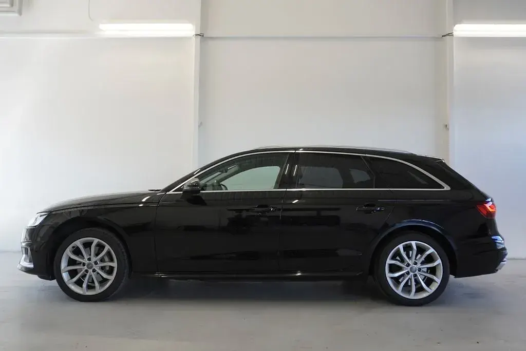Gebraucht Audi A4 Advanced 204 PS (150 kW) 2021 Schwarz Kombi