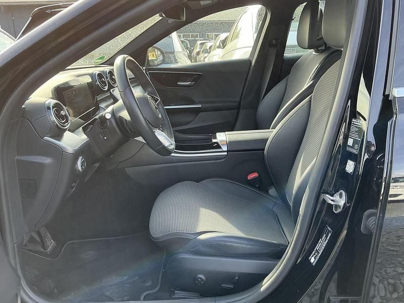 Gebraucht Mercedes C220 Avantgarde 200 PS (147 kW) 2022 Schwarz Kombi