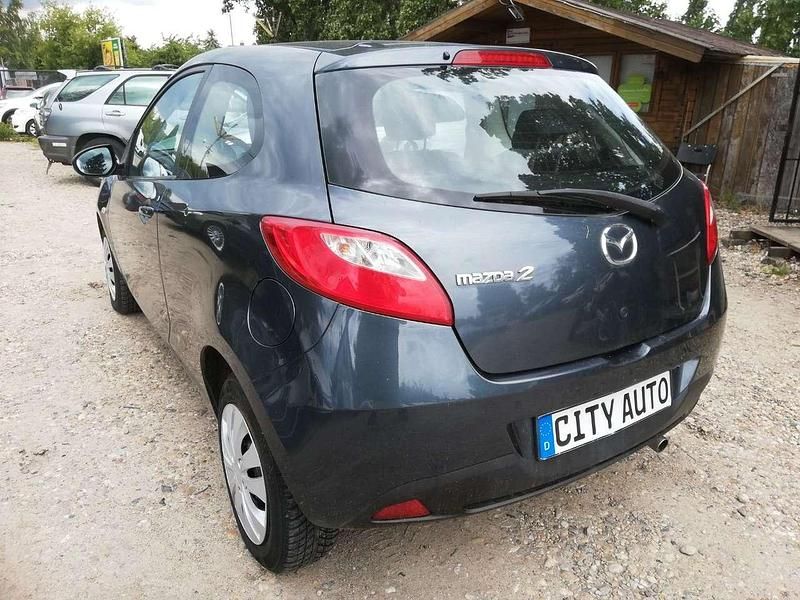 Gebraucht Mazda 2 Inclusive 75 PS (55 kW) 2010 Grau Kleinwagen