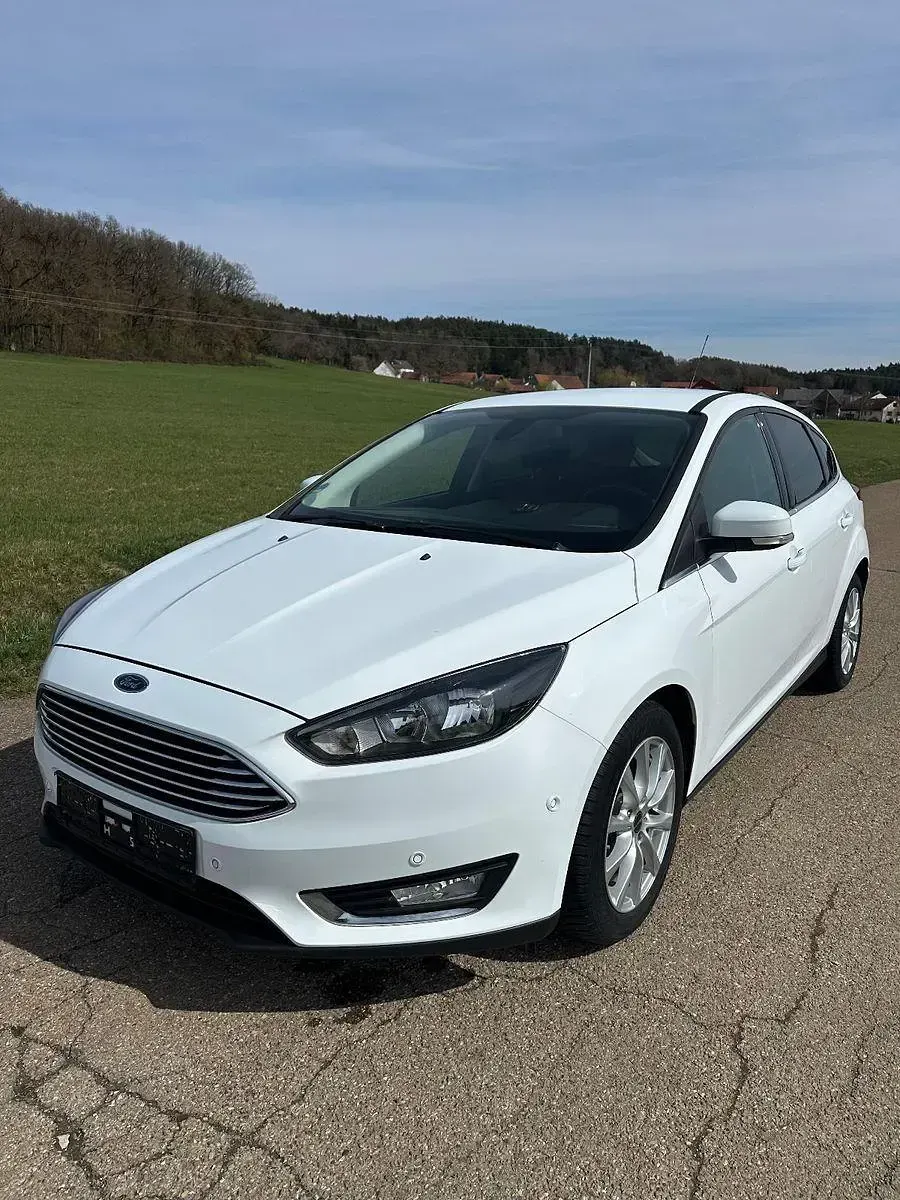 Używany Ford Focus Titanium 101 KM (74 kW) 2016 Biały Kombi