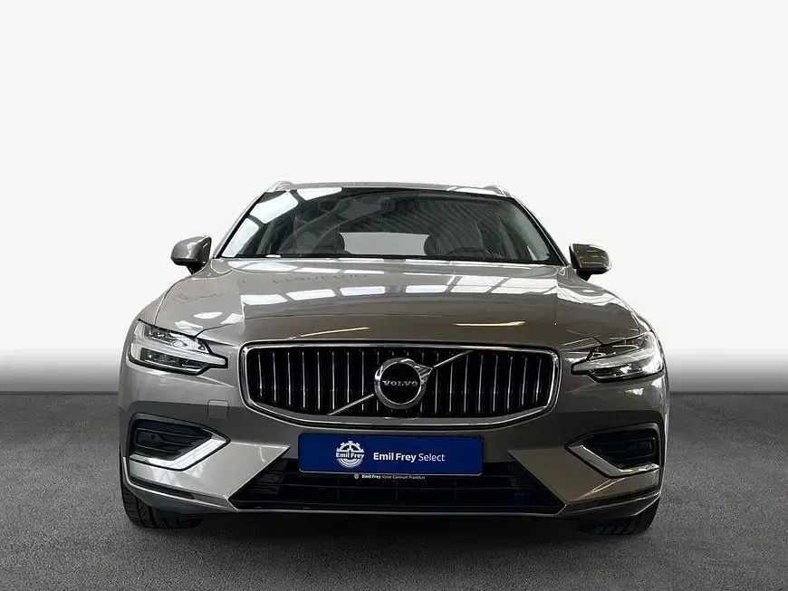 Gebraucht Volvo V60 Inscription 250 PS (183 kW) 2019 Grau Kombi