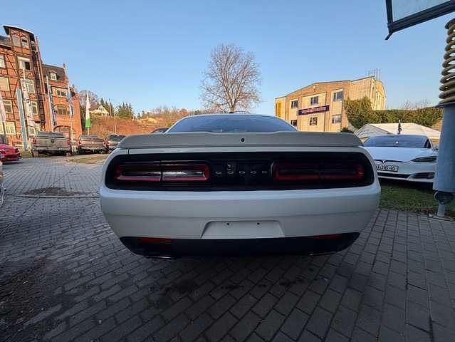 Używany Dodge Challenger 309 KM (227 kW) 2019 Biały Coupe