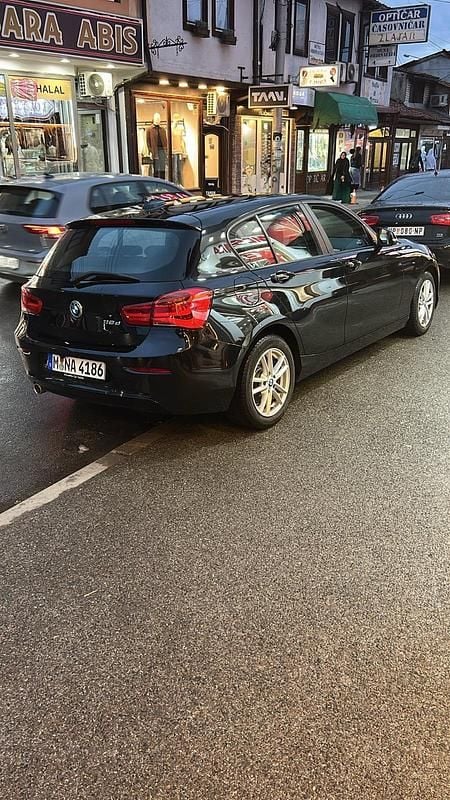 Schwarz Gebraucht 2018 BMW 118 Kleinwagen | 9.500 € (Fairer Preis) - Bild 1/4