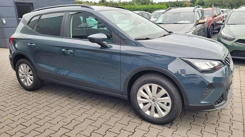 Neu Seat Arona Style 95 PS (69 kW) 2025 Fjordblau SUV