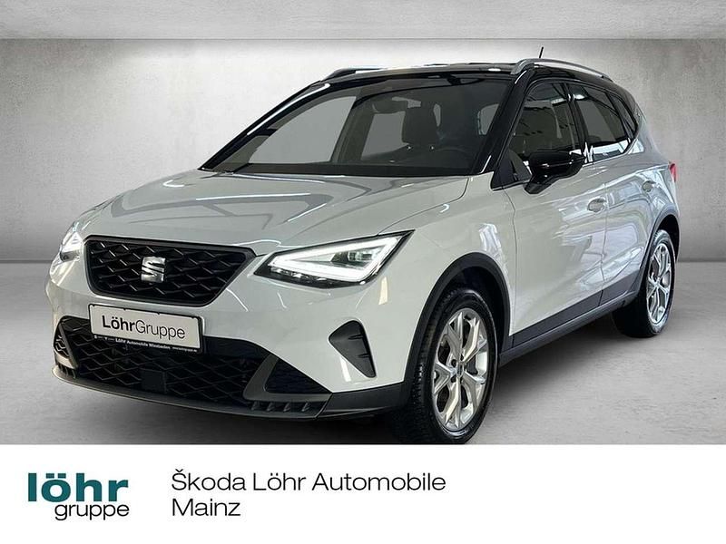 "nevada" weiss Gebraucht 2024 Seat Arona FR SUV | 21.550 € (Fairer Preis) - Bild 1/4