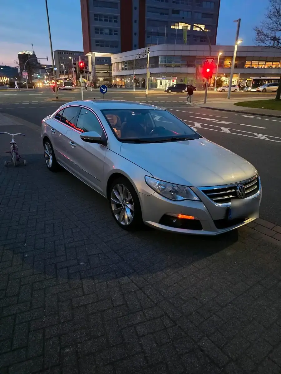 Gebraucht VW Passat 167 PS (122 kW) 2011 Silber Limousine