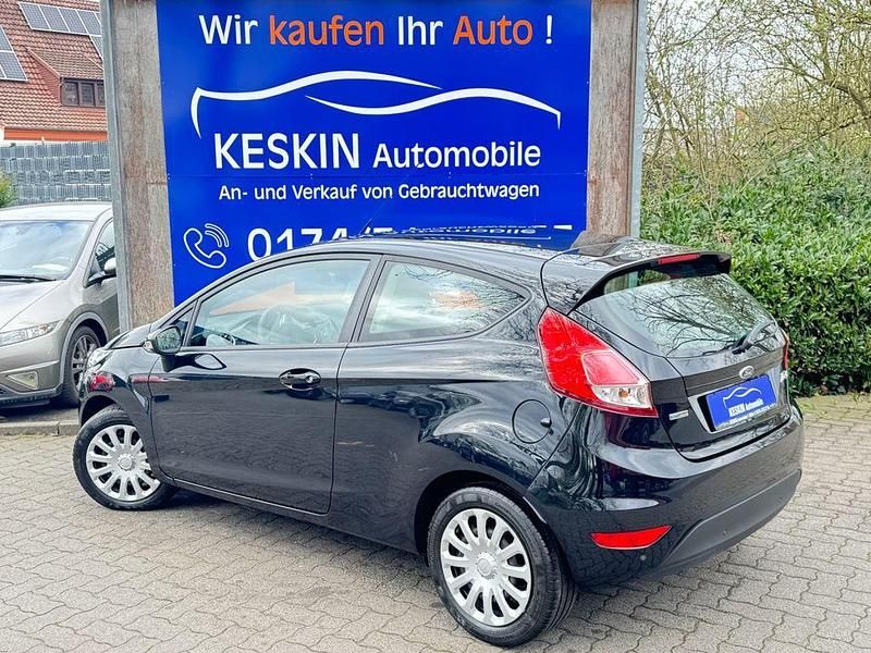 Gebraucht Ford Fiesta 65 PS (47 kW) 2013 Schwarz Kleinwagen