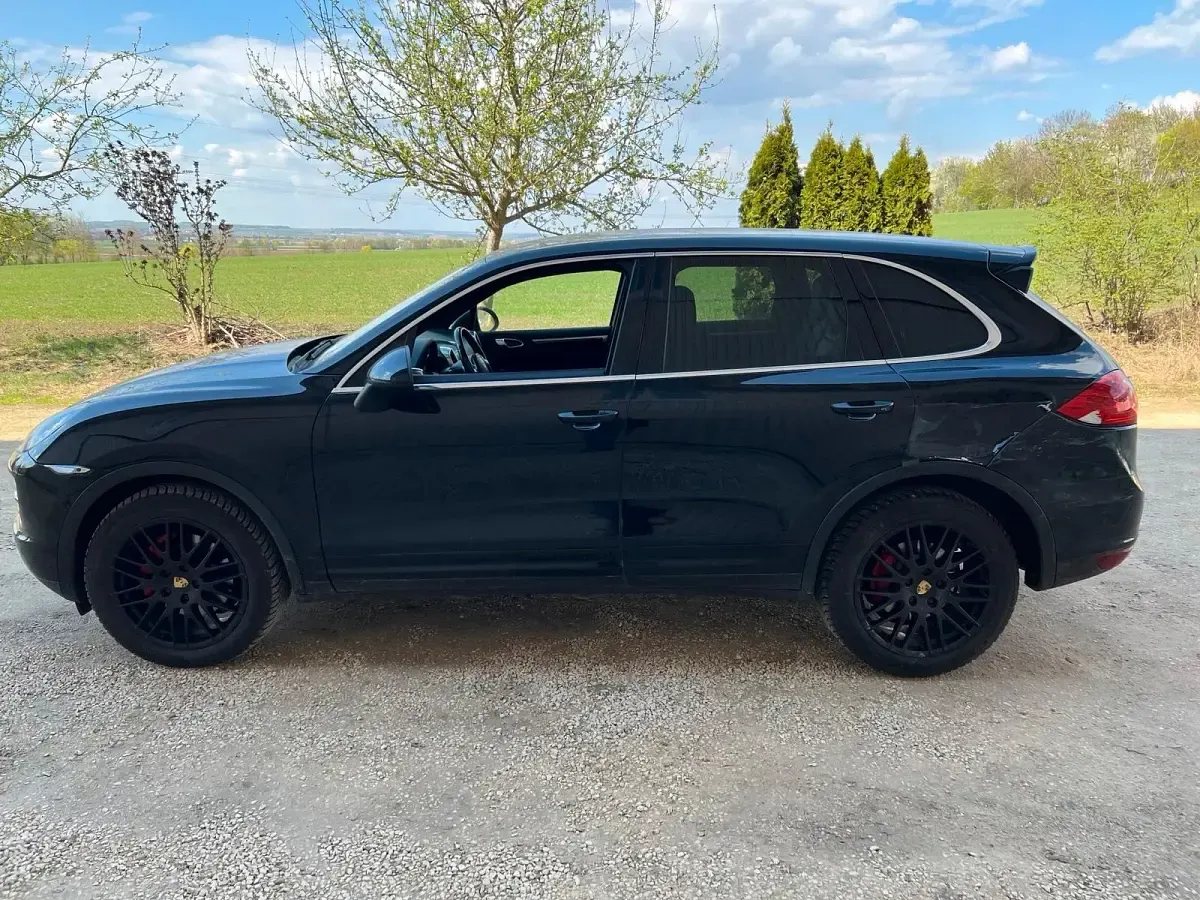 Gebraucht Porsche Cayenne 245 PS (180 kW) 2012 Schwarz SUV