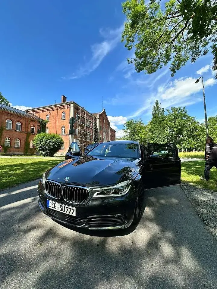 Gebraucht BMW 730 265 PS (194 kW) 2017 Limousine