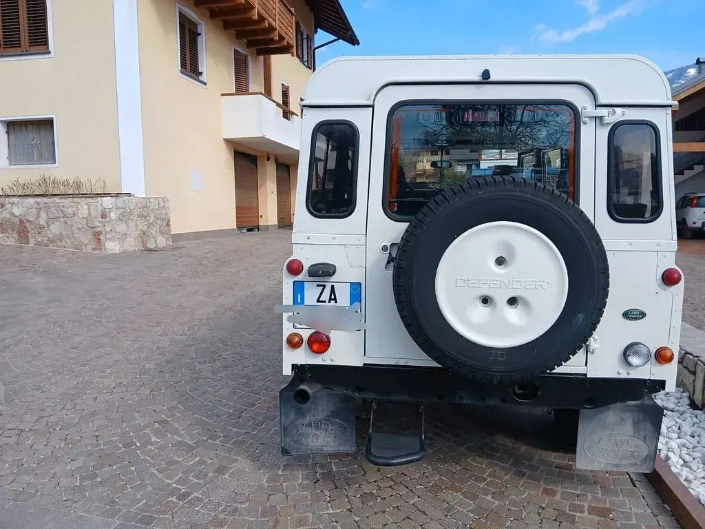 Gebraucht Land Rover Defender 122 PS (89 kW) 2007 Weiß SUV