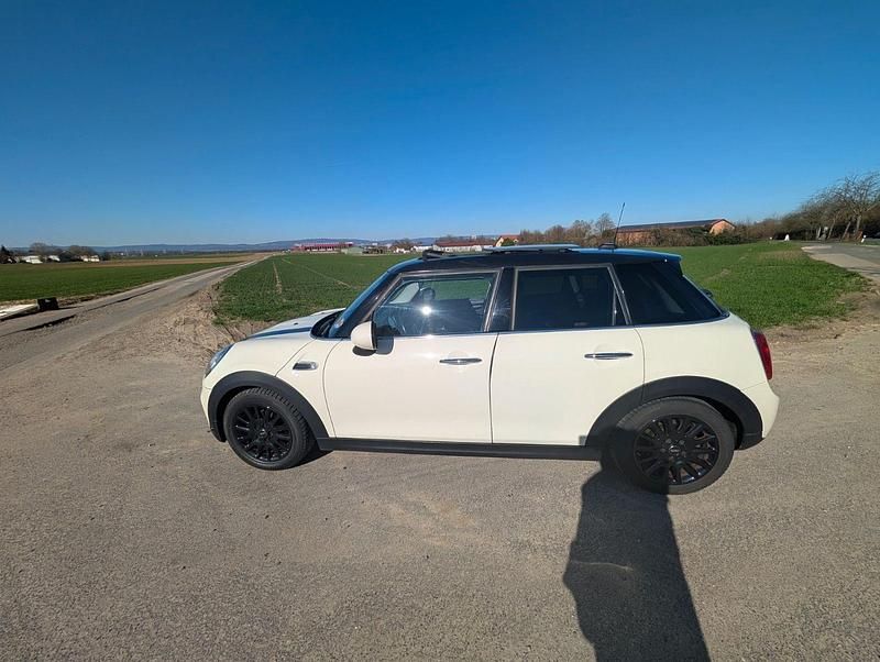 Used Mini ONE 102 HP (75 kW) 2016 White Hatchback