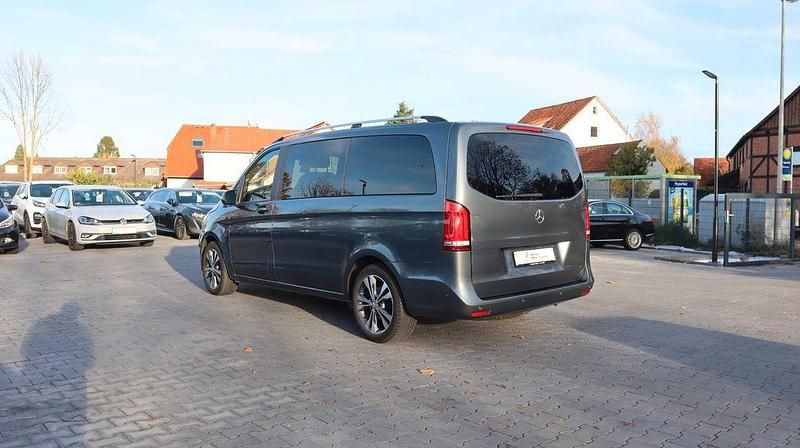 Gebraucht Mercedes V220 185 PS (136 kW) 2017 Grau Van / Kleinbus