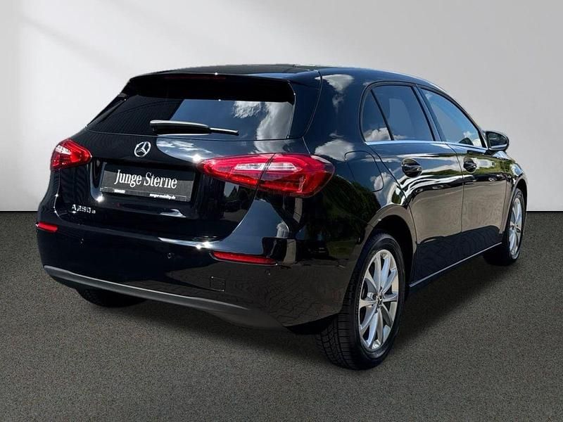 Gebraucht Mercedes A250 Style 160 PS (117 kW) 2022 Schwarz Kleinwagen