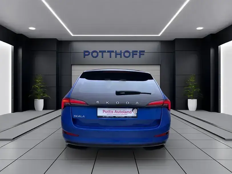 Gebraucht Skoda Scala Style 150 PS (110 kW) 2019 Raceblau metallic Kleinwagen