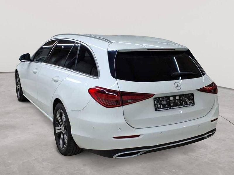 Gebraucht Mercedes C200 163 PS (119 kW) 2023 Weiß Limousine
