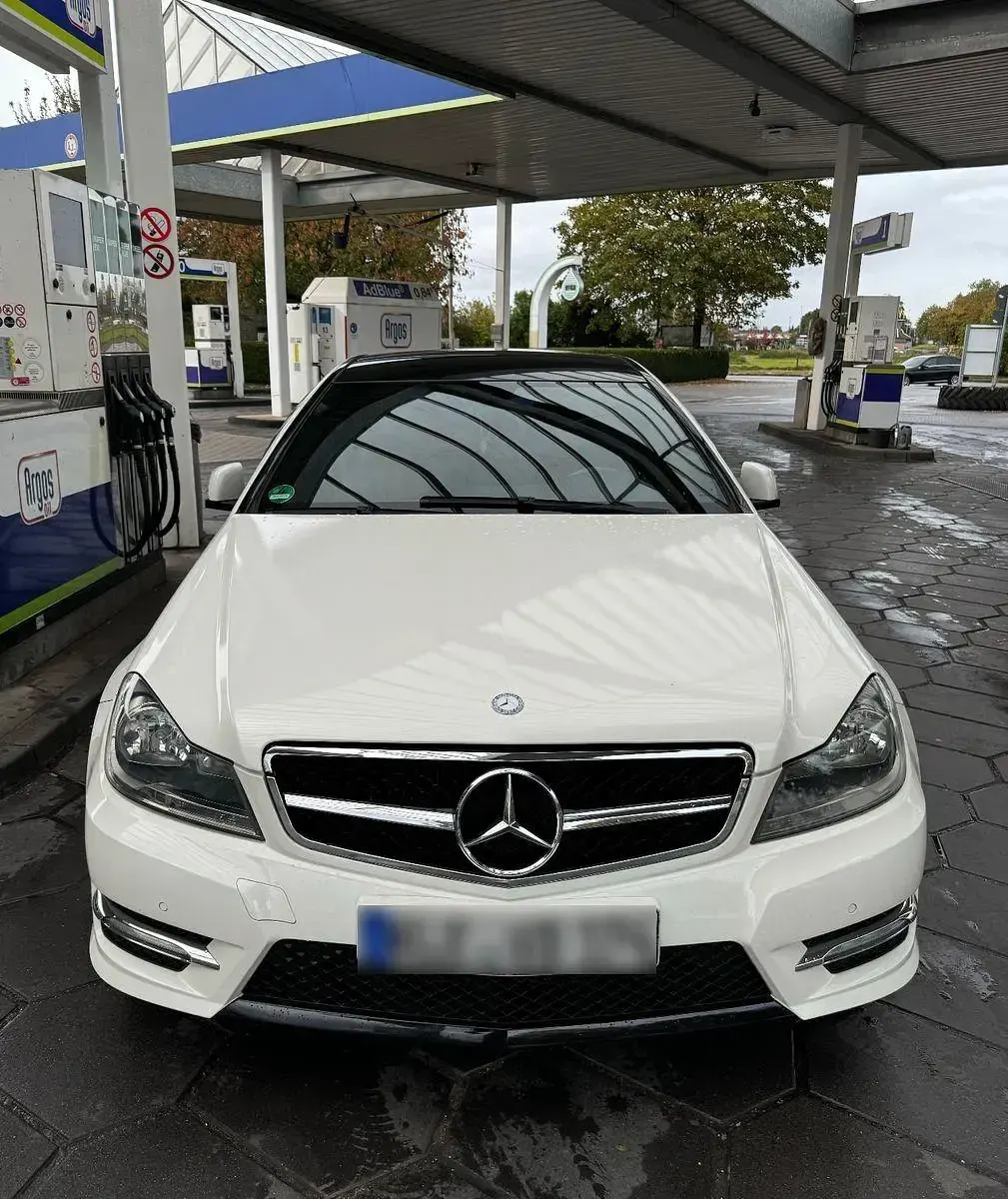 Gebraucht Mercedes C180 AMG 156 PS (114 kW) 2012 Weiß Coupé