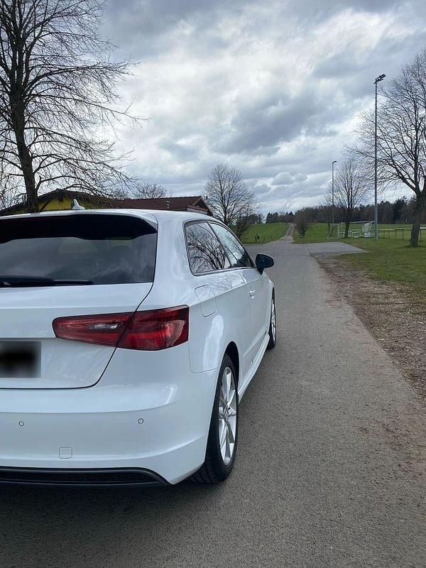 Gebraucht Audi A3 S-Line 140 PS (102 kW) 2014 Weiß Limousine