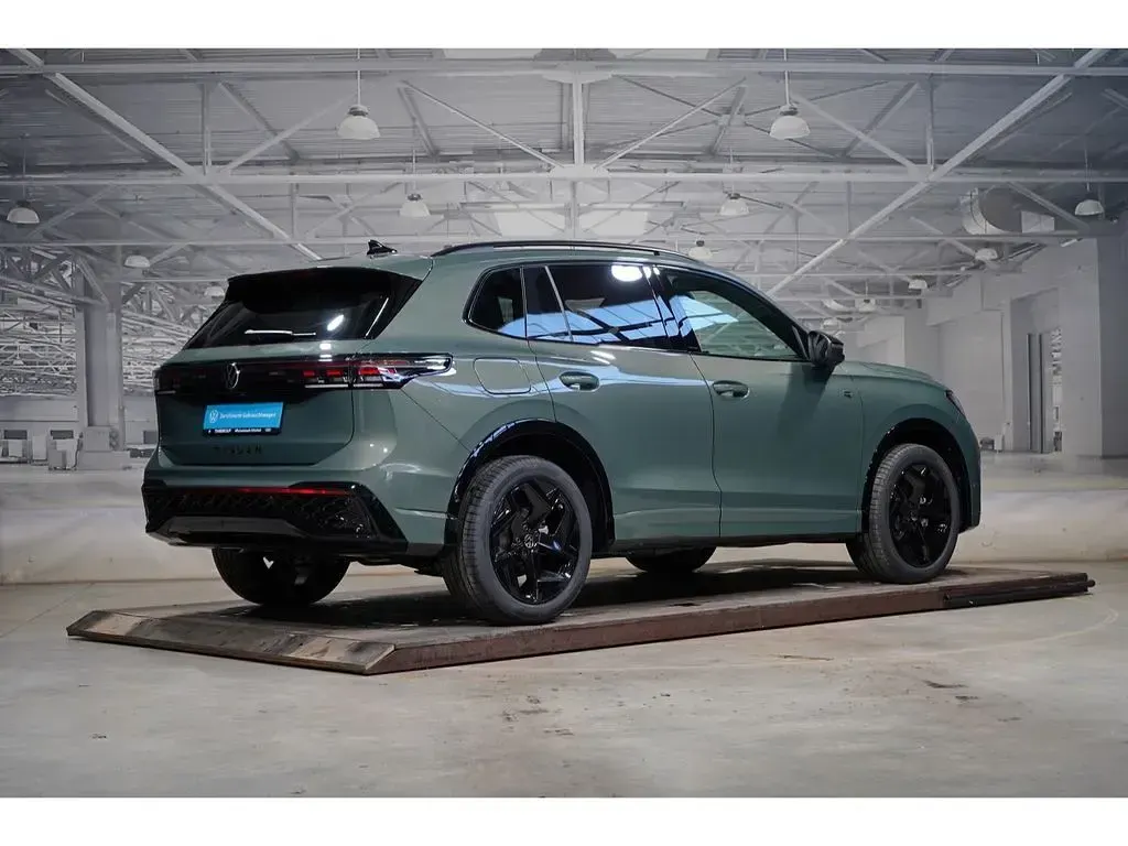 Gebraucht VW Tiguan Style 150 PS (110 kW) 2026 Grün SUV