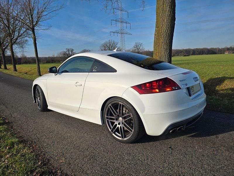 Gebraucht Audi TTS Sport 272 PS (200 kW) 2011 Weiß Coupé