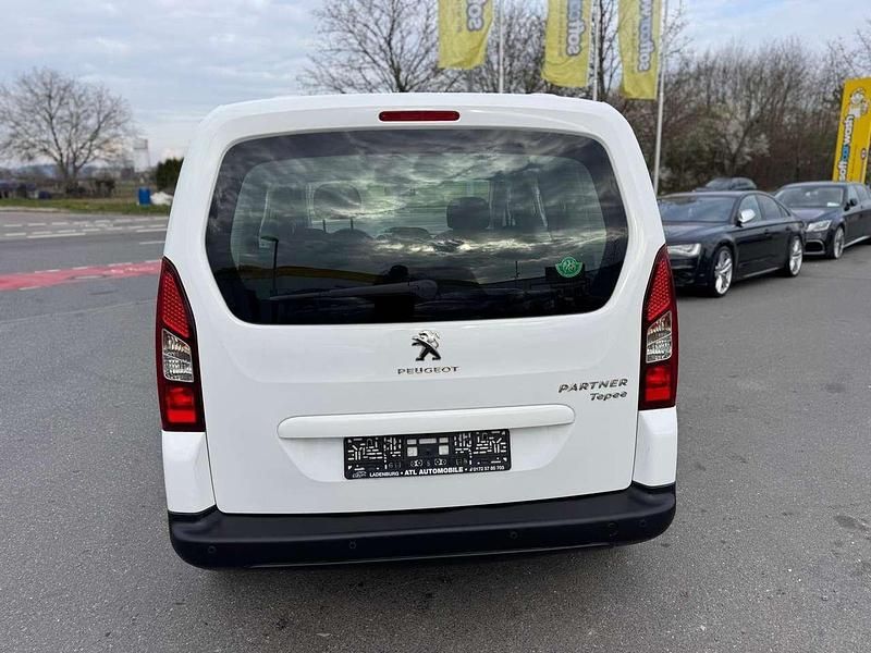 Gebraucht Peugeot Partner 98 PS (72 kW) 2013 Weiß Van / Kleinbus