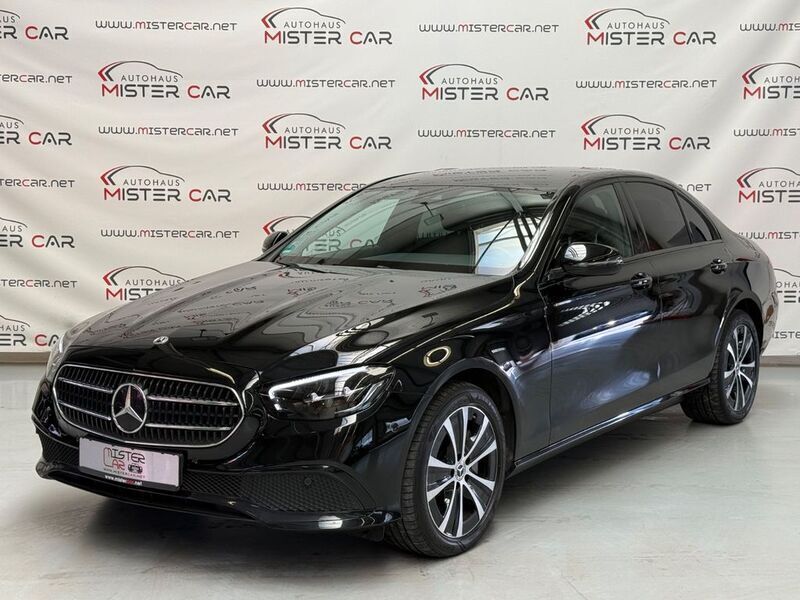 Ung. schwarz unilack Gebraucht 2022 Mercedes E300 Night Limousine | 30.890 € (Fairer Preis) - Bild 1/4