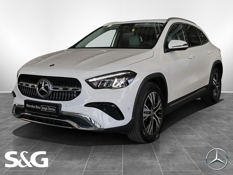 Weiß Gebraucht 2024 Mercedes GLA220 Progressive SUV | 42.470 € (Guter Preis) - Bild 1/4