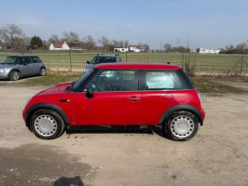Gebraucht Mini ONE 90 PS (66 kW) 2002 Rot Kleinwagen
