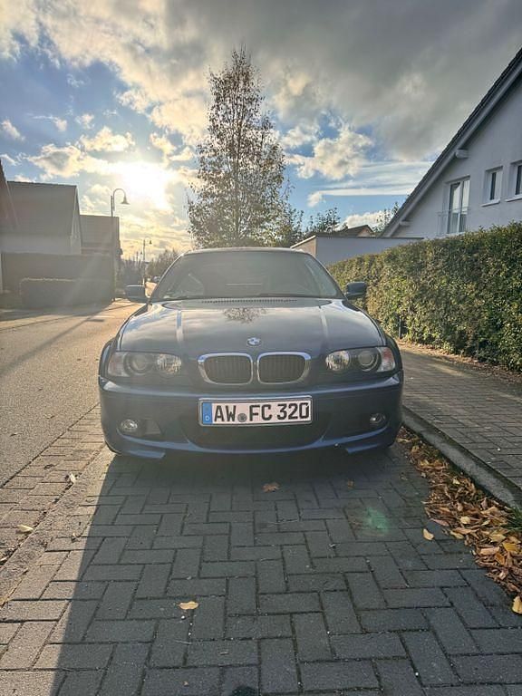 Blau Gebraucht 2001 BMW 320 Performance Coupé | 8.500 € (Teuer) - Bild 1/4