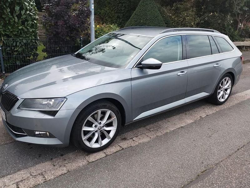 Gebraucht Skoda Superb Ambition 150 PS (110 kW) 2018 Grau Kombi