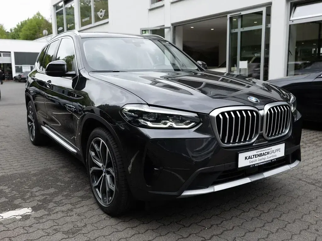 Gebraucht BMW X3 Sport Line 190 PS (139 kW) 2023 Grau SUV