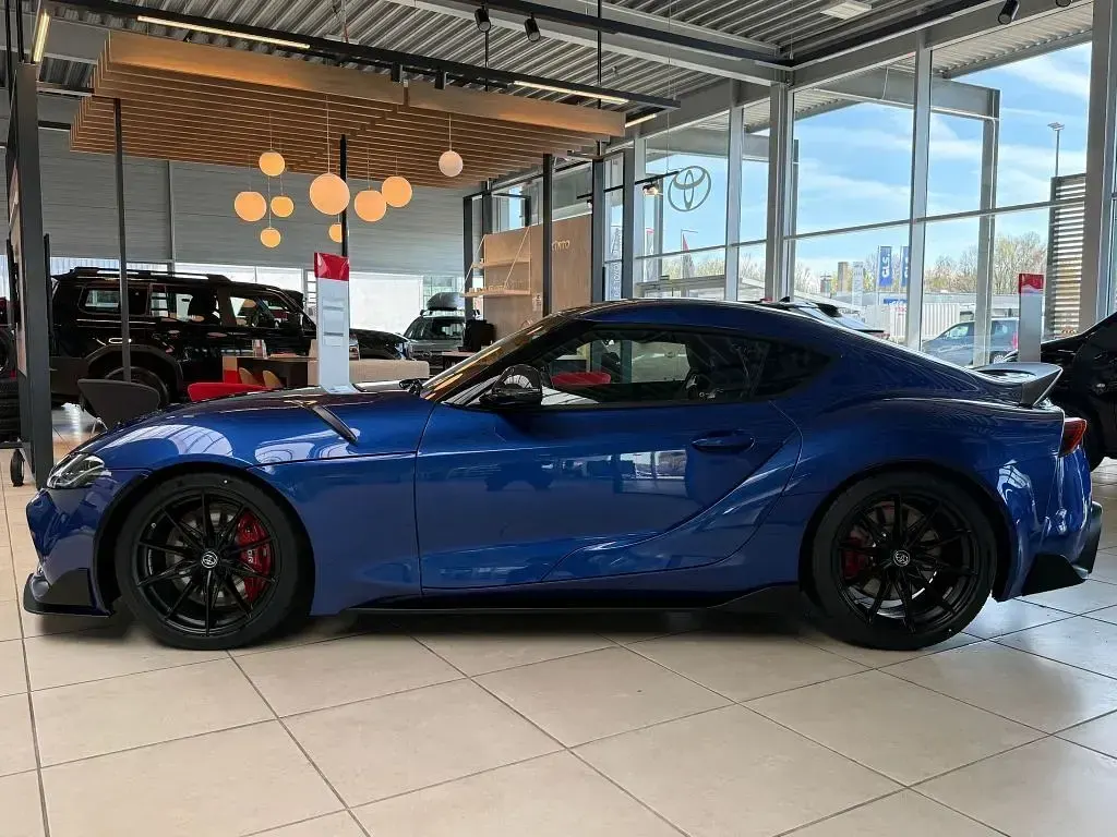 Neu Toyota Supra 340 PS (250 kW) 2026 Dawn blue Coupé