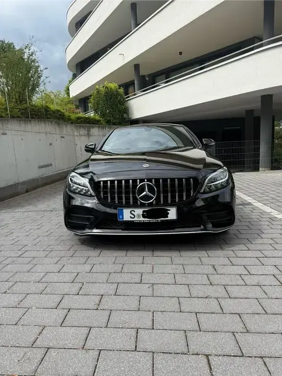 Gebraucht Mercedes C180 AMG line 156 PS (114 kW) 2022 Schwarz Coupé