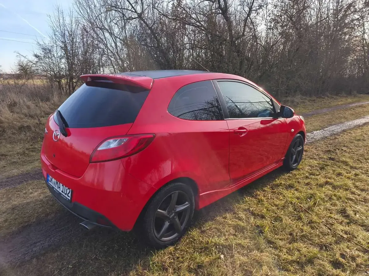 Gebraucht Mazda 2 Active 75 PS (55 kW) 2010 Rot Kleinwagen