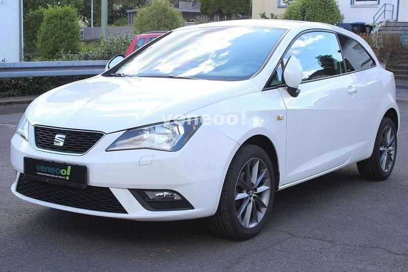 "candy" weiss Gebraucht 2015 Seat Ibiza SC I-Tech Kleinwagen | 4.000 € (Guter Preis) - Bild 1/4
