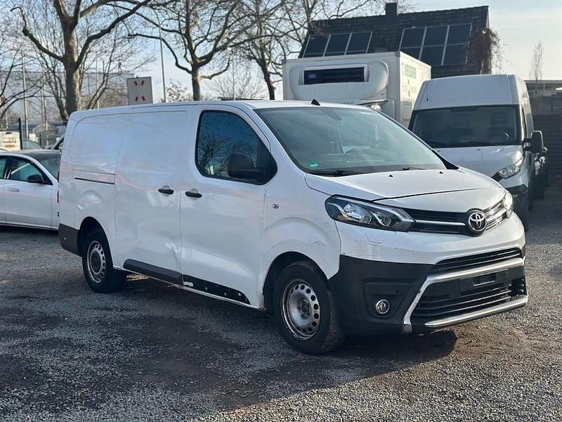 Gebraucht Toyota Proace 122 PS (89 kW) 2021 Weiß Van / Kleinbus