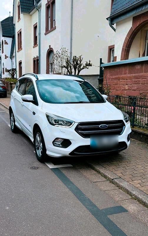 Gebraucht Ford Kuga ST-Line 180 PS (132 kW) 2018 Weiß SUV