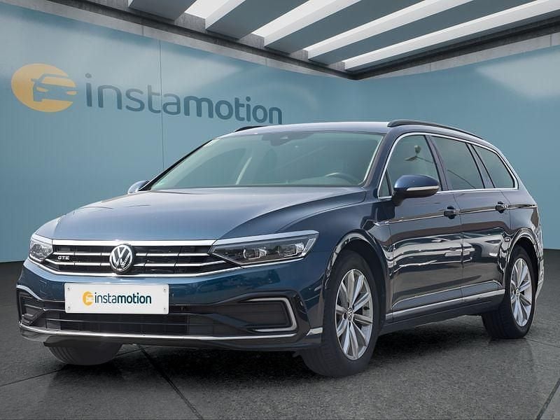 Blau Gebraucht 2020 VW Passat GTE Kombi | 18.199 € (Guter Preis) - Bild 1/4