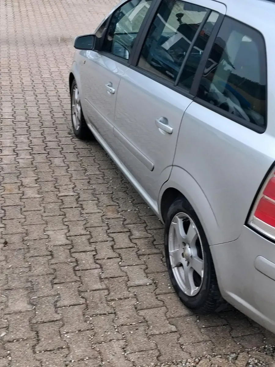 Gebraucht Opel Zafira 140 PS (102 kW) 2007 Silber Van / Kleinbus