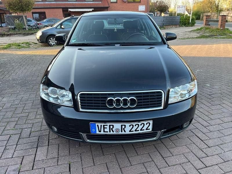 Second-hand Audi A4 131 CP (96 kW) 2003 Negru Berlinǎ