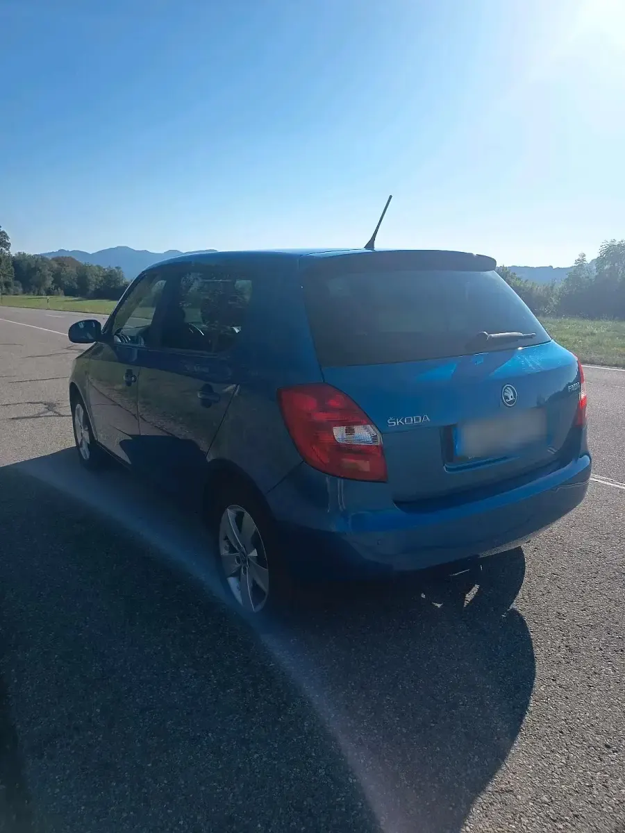 Gebraucht Skoda Fabia Ambition 86 PS (63 kW) 2014 Blau Limousine