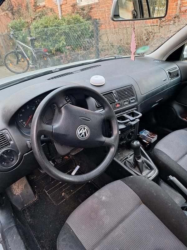Gebraucht VW Golf IV 115 PS (84 kW) 2000 Silber Kombi