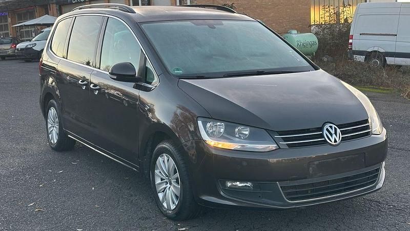 Gebraucht VW Sharan Comfortline 140 PS (102 kW) 2014 Braun Van / Kleinbus