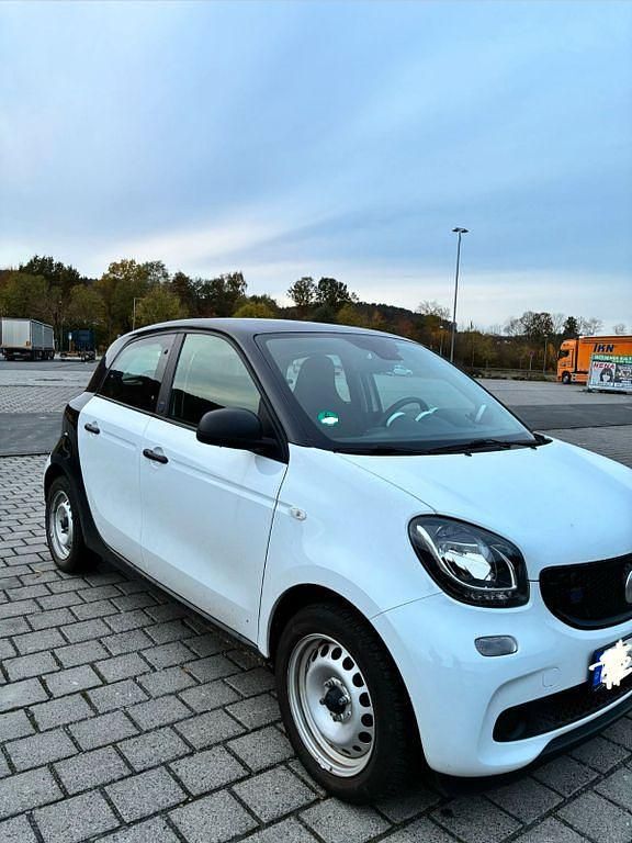 Gebraucht Smart ForFour Electric Drive 60 kW (82 PS) 2019 Weiß Limousine